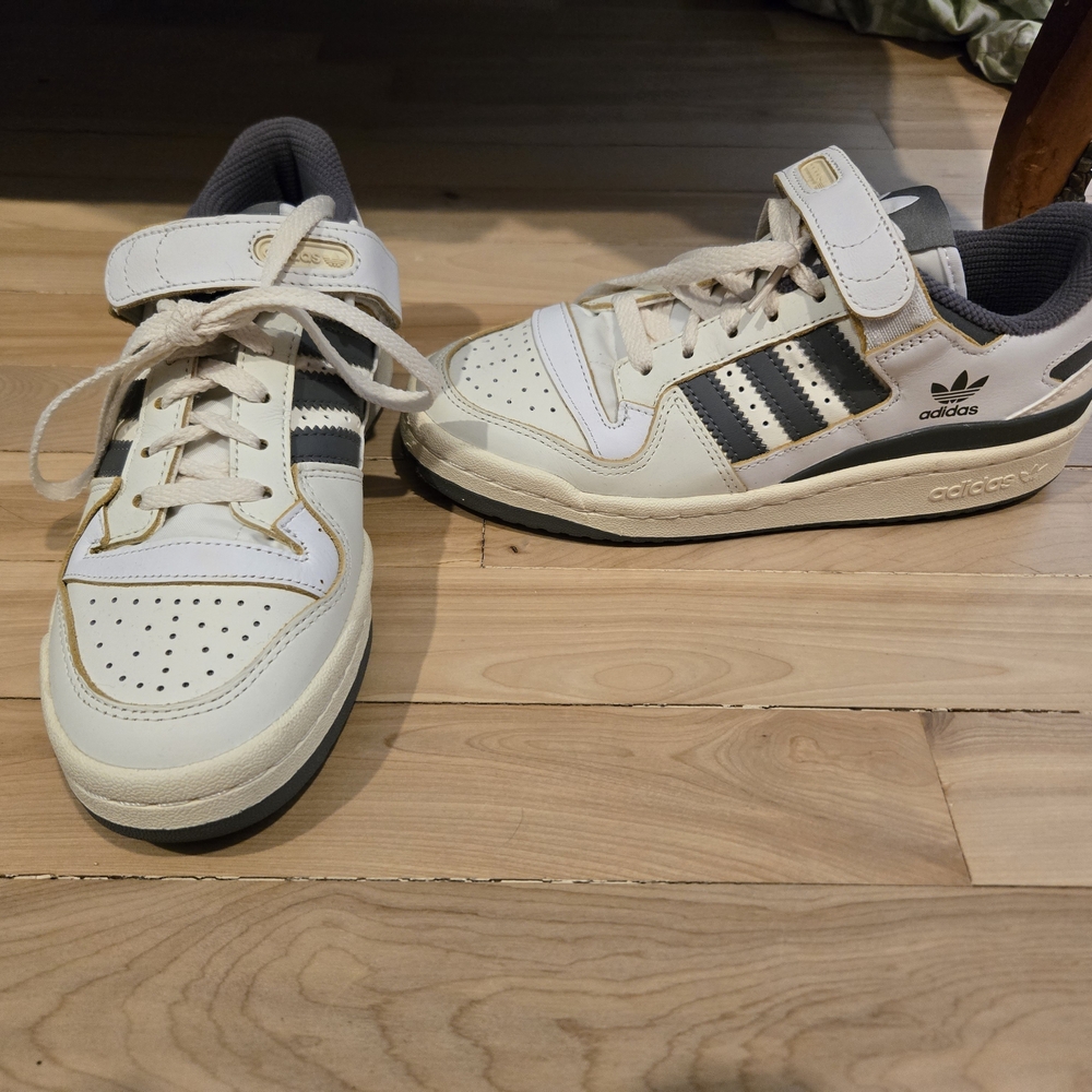 Adidas Forum Low CL shoe. Women's 5.5. Only Worn Twice.